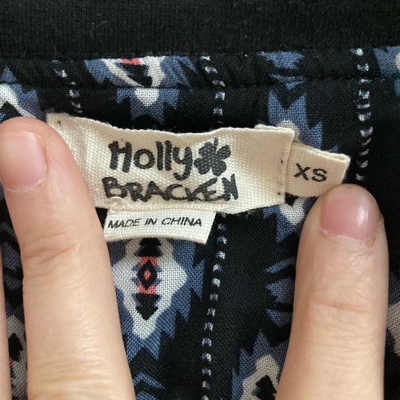 Molly Bracken - Black shirt with leaf print and little gold metallic dots - XS - Picture 6 of 9